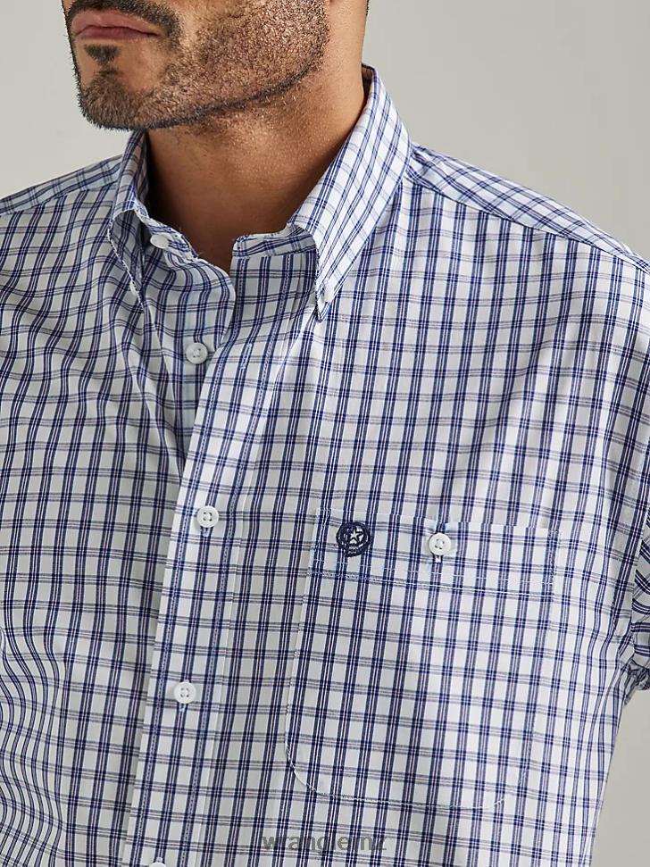 Wrangler George Strait Long Sleeve Button Down One Pocket Plaid Shirt Chunky Indigo (112327827) Men Clothing DRL6LH320