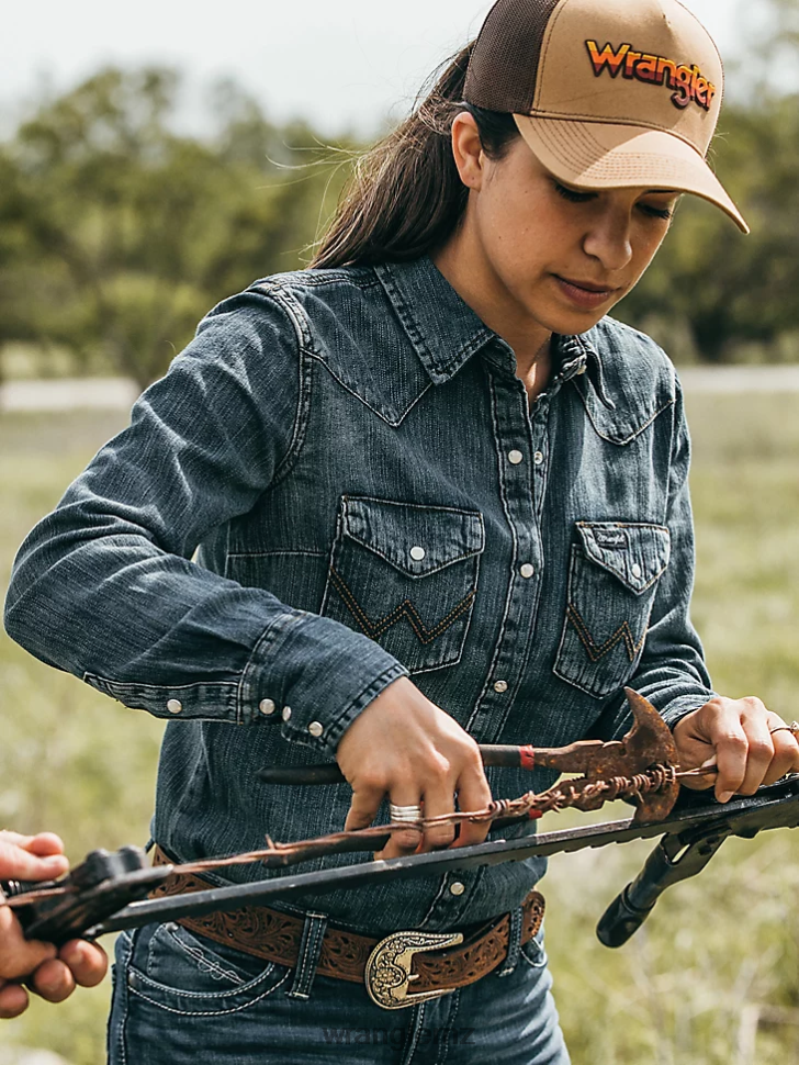 Wrangler Long Sleeve One Point Front and Back Yokes Solid Top Black (LW1002X) Women Clothing DRL6LH888