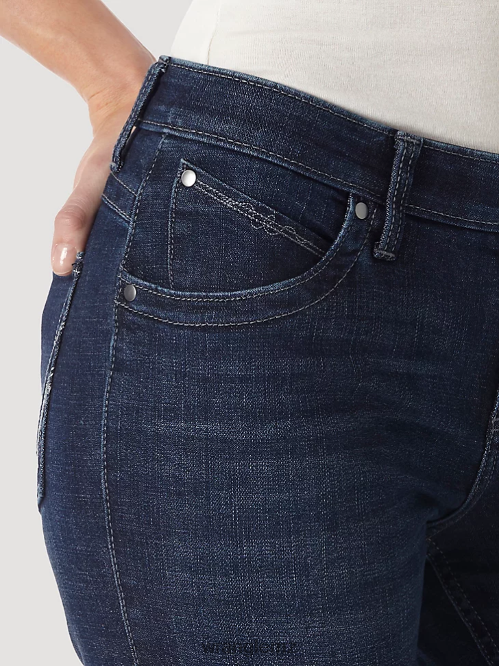 Wrangler Ultimate Riding Jean Q-Baby Boot Scootin (WRQ20ST) Women Clothing DRL6LH756