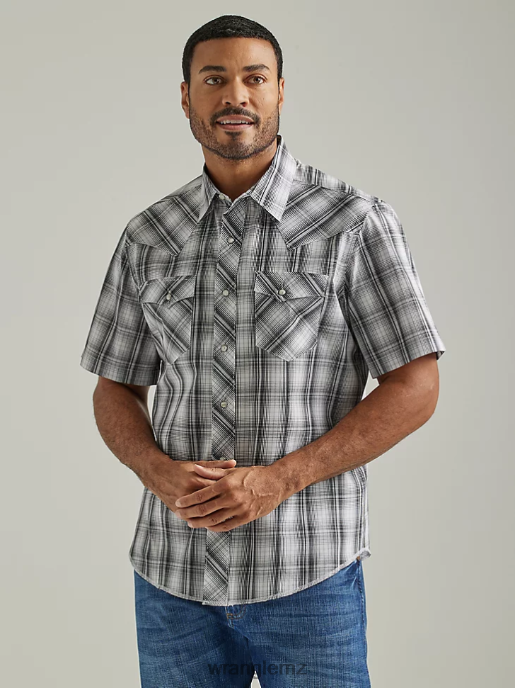 Wrangler Fashion Snap Short Sleeve Western Snap Plaid Shirt Chess Grey (112326471) Men Clothing DRL6LH463